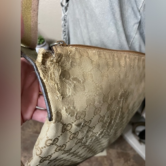 💛GUC Authentic Gucci Shimmer Gold Messenger& A Linen Pouch - Picture 6 of 16